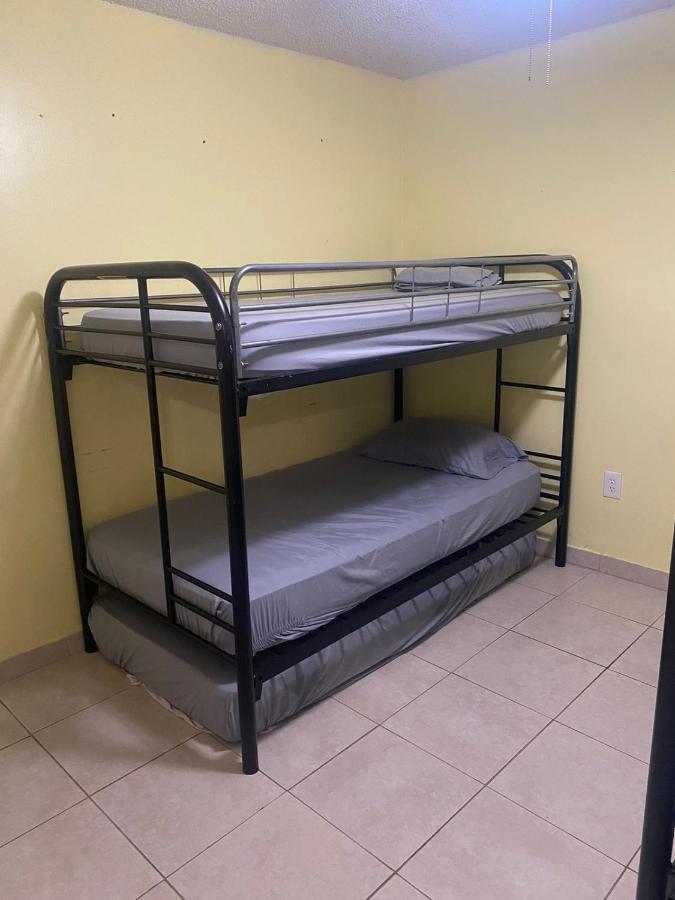 Hostel Brazilian Downtown Miami Exterior photo